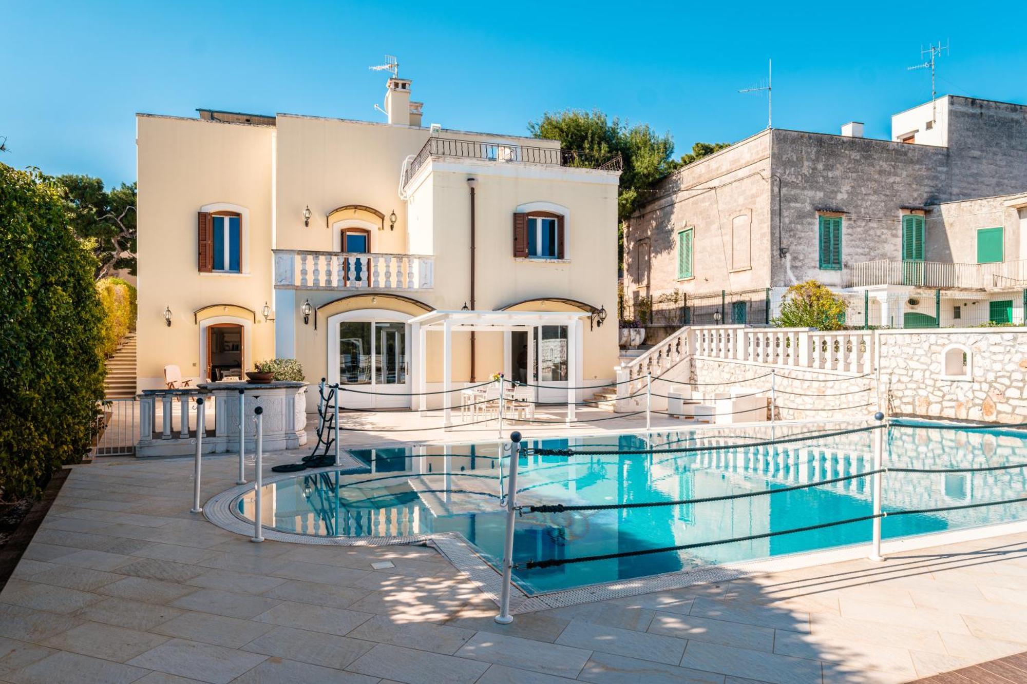 Villa Donna Franca By Sthey โมโนโปลี ภายนอก รูปภาพ