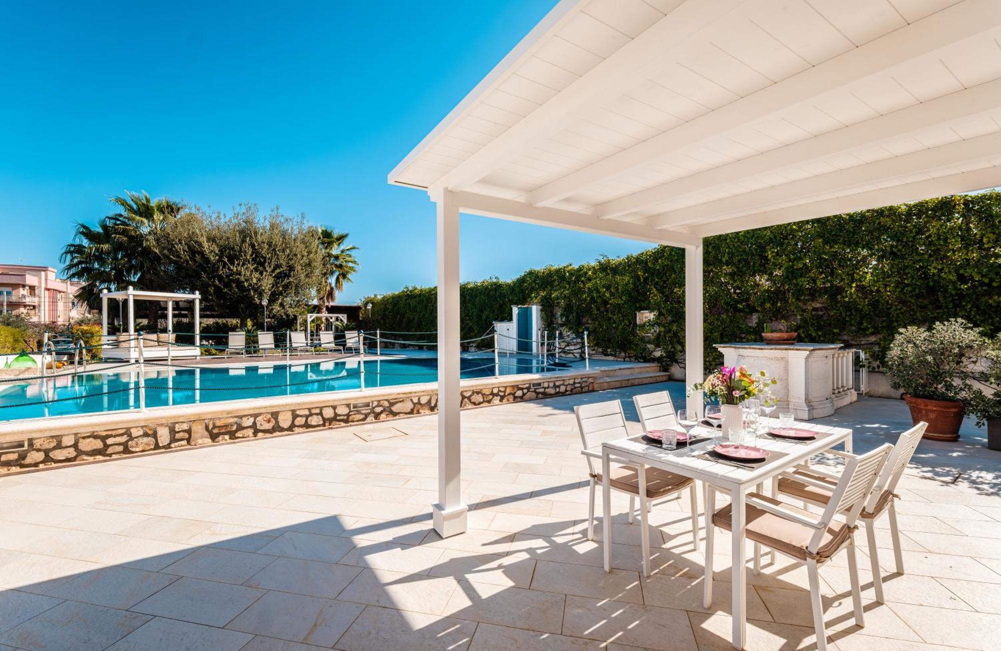 Villa Donna Franca By Sthey โมโนโปลี ภายนอก รูปภาพ