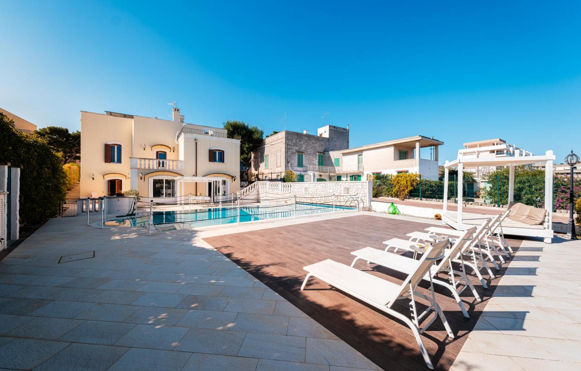 Villa Donna Franca By Sthey โมโนโปลี ภายนอก รูปภาพ