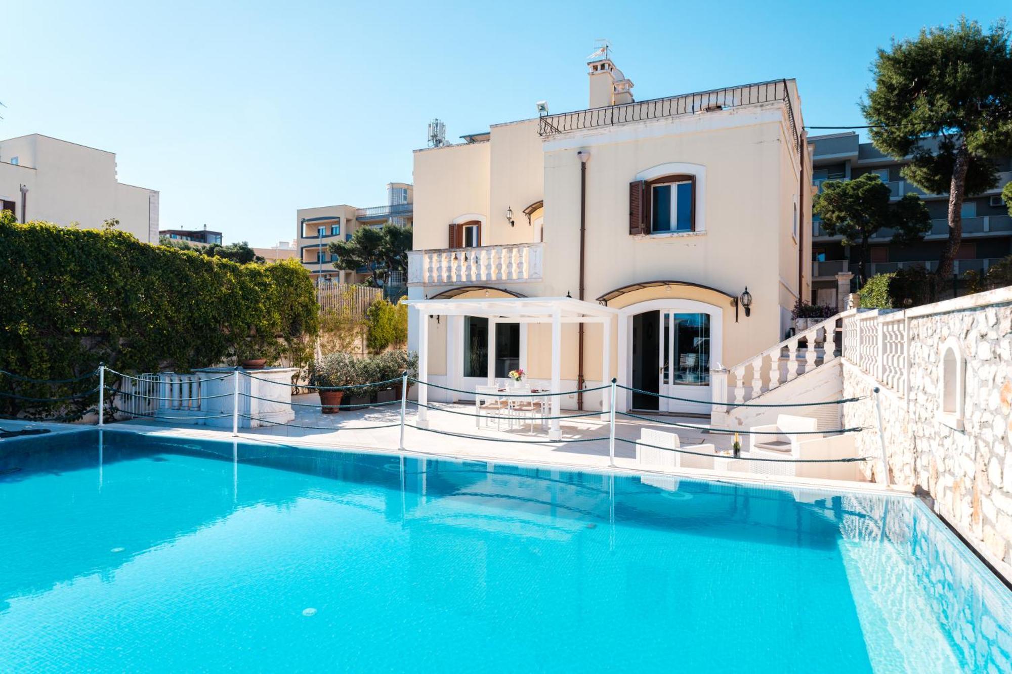 Villa Donna Franca By Sthey โมโนโปลี ภายนอก รูปภาพ